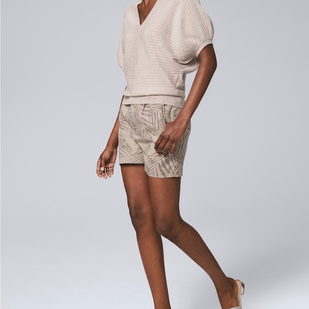 ⭐️NEW⭐️White House Black Market (WHBM) High Rise Bamboo Print Shorts - Picture 1 of 9